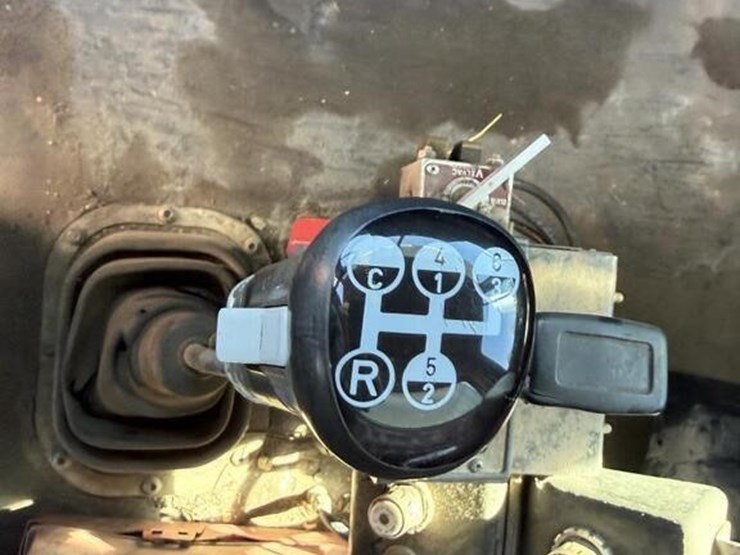 1990-white-gmc-autocar-dump-truck-image-10