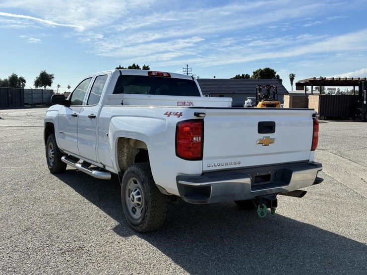 2018-chevrolet-2500-image-4