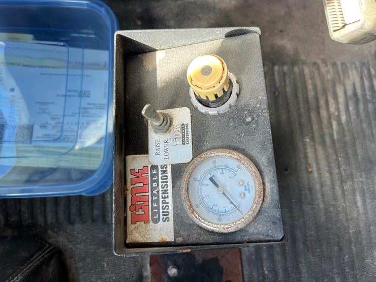 2006-freightliner-auger-truck-image-68