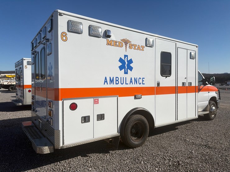 2021-ford-e450-image-4