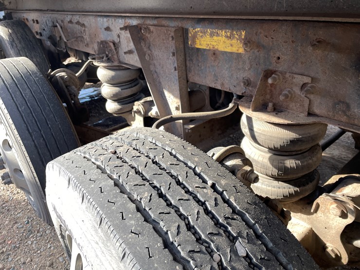 2001-mack-cl713-image-18