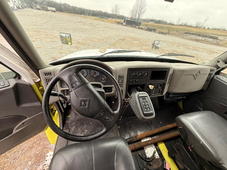 2012-international-durastar-4300-image-31