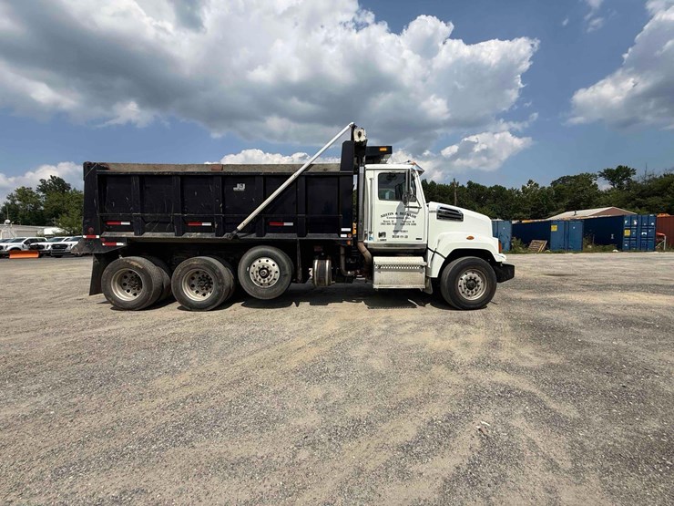 2013-western-star-4700-image-3