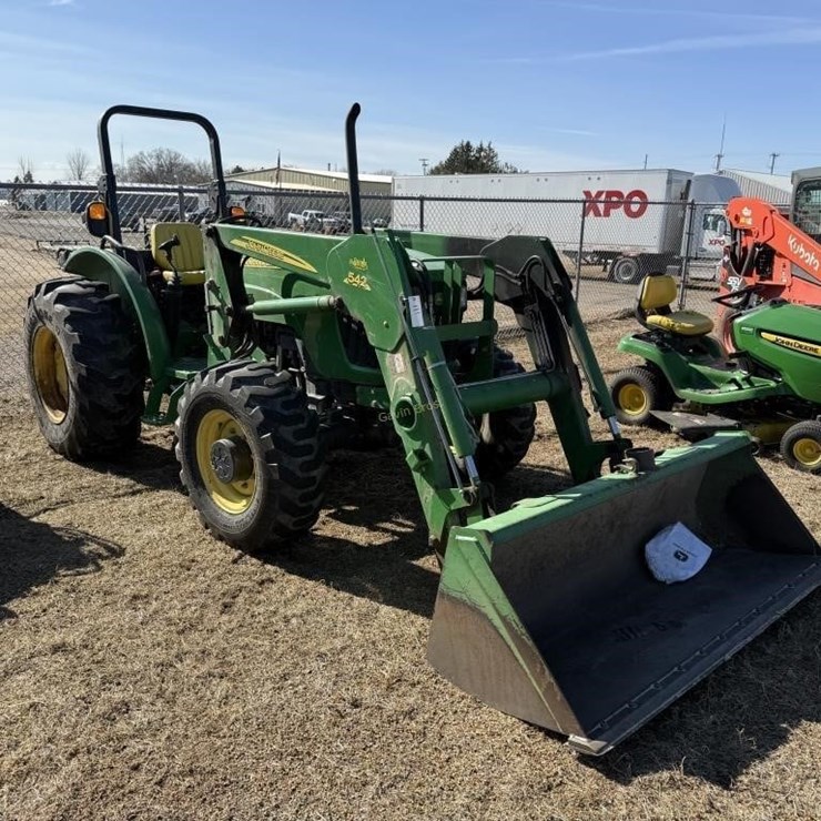 JOHN DEERE 5325