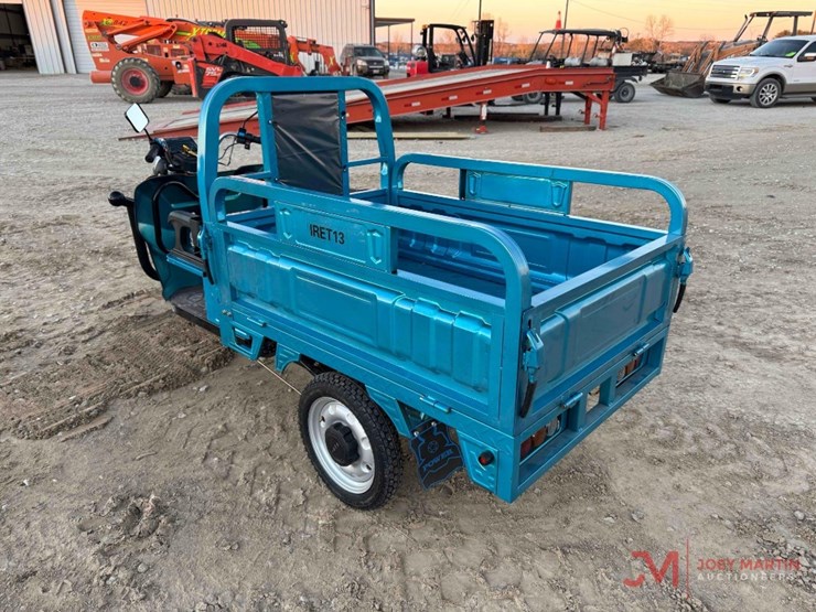 new-3-wheeled-electric-golf-cart-image-3