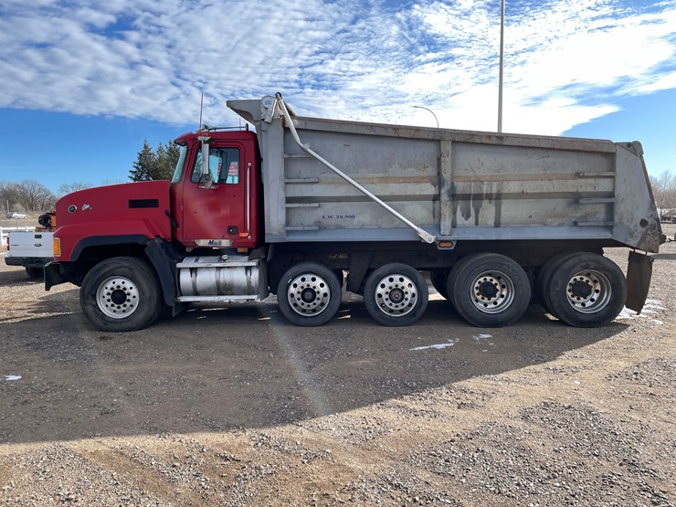 2001-mack-cl713-image-2