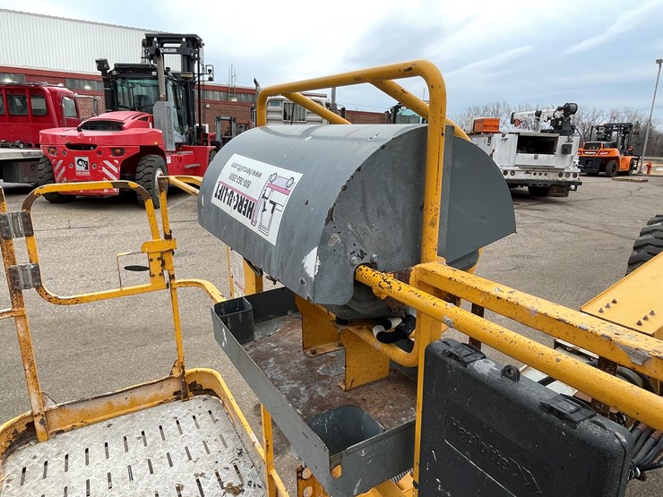 #152-•-2015-haulotte-ht61rt-4x4-telescopic-boom-lift-image-14