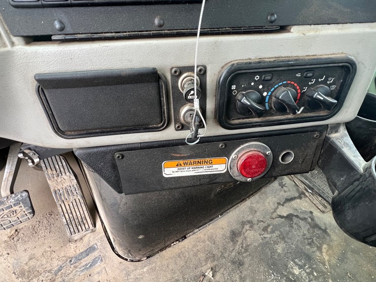 western-star-4700sb-image-32