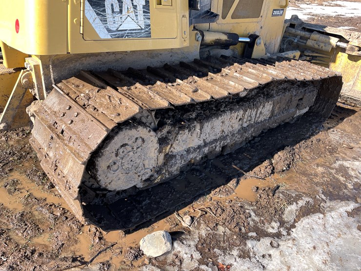 2011-caterpillar-d6k-image-19