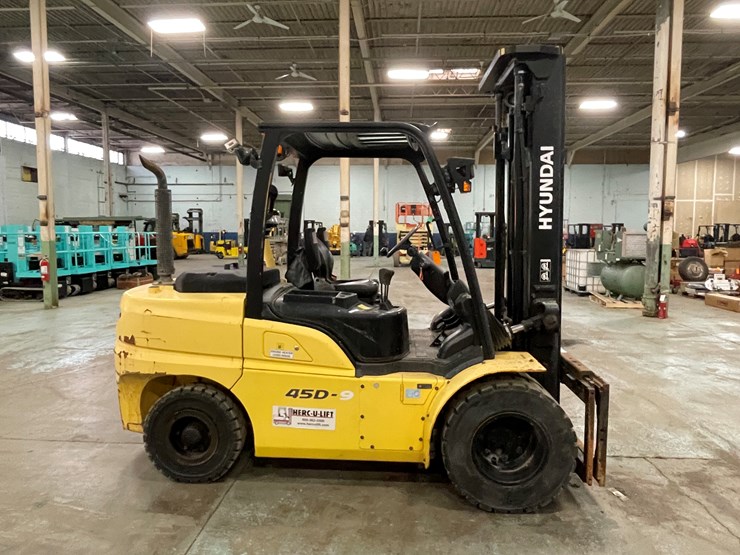 #161-•-2016-hyundai-45d-9-diesel-forklift-image-4