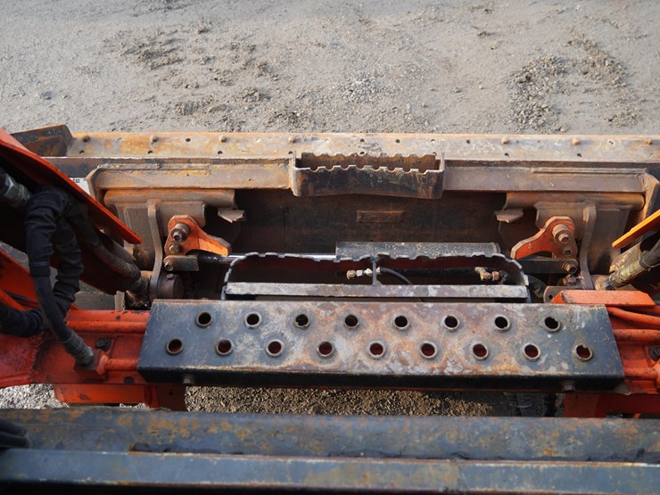 2017-kubota-3800-image-18