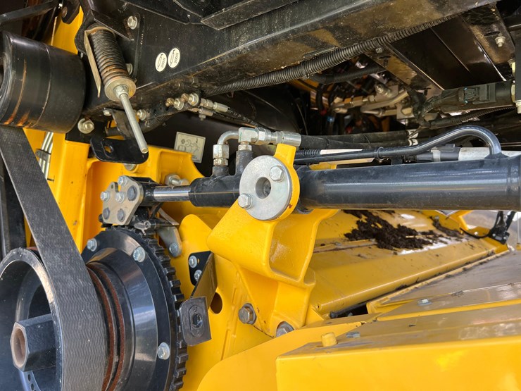 2023-new-holland-cr10.90-image-36