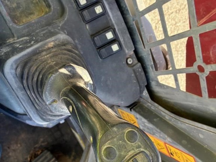 2020-takeuchi-tl10v2-image-13