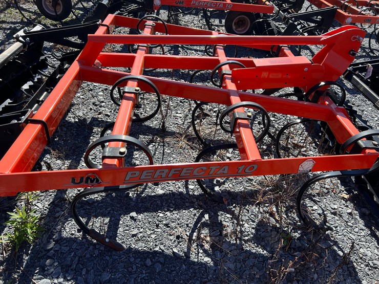 2023-white-251-image-1