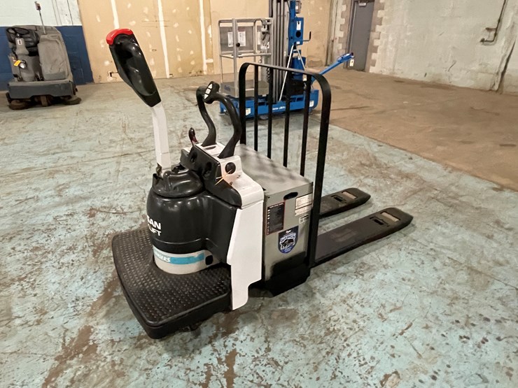 #232-•-nissan-ride-on-electric-pallet-jack-image-2