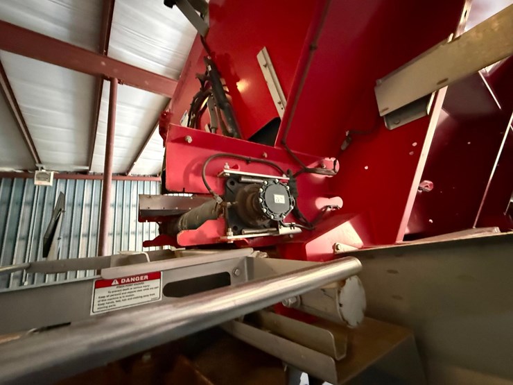 2022-white-251-image-23