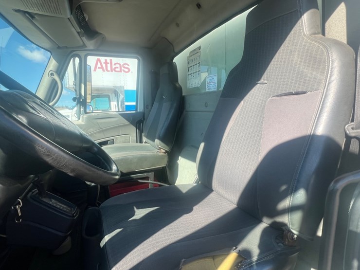 #30907-•-2008-international-durastar-4300m7-24'-single-axle-image-17