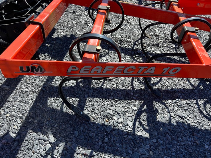 2023-white-251-image-1