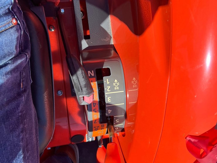 2023-kubota-l3560-image-35