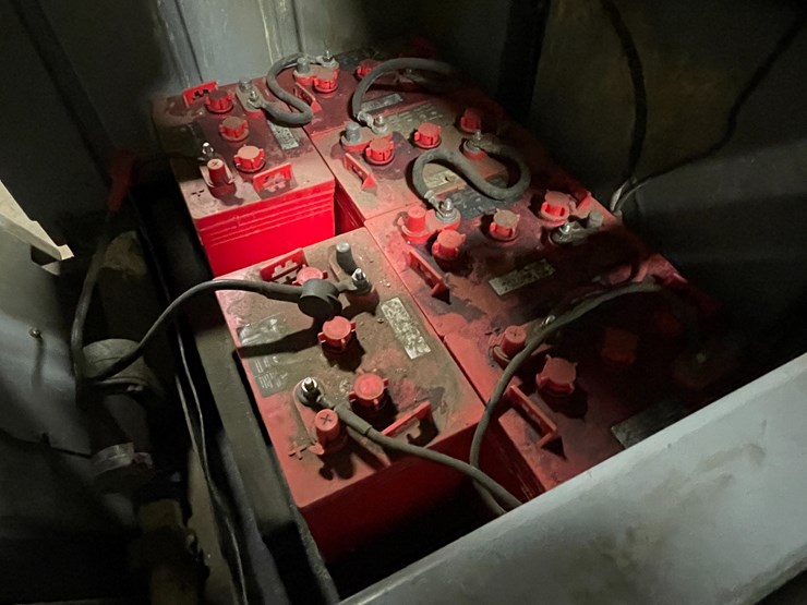 #193-•-advance-condor-axp-electric-floor-scrubber-image-19