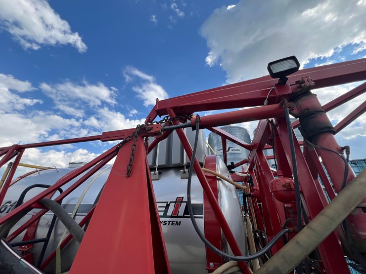 case-610-sprayer-system-2000-gallons-image-51