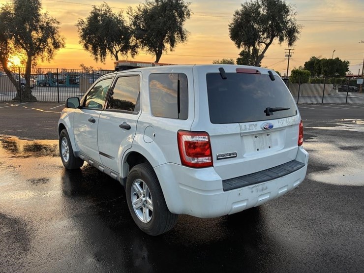 2009-ford-escape-image-4