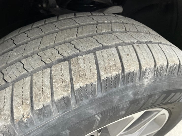 2023-chevrolet-tahoe-image-35