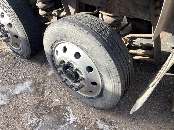 2001-mack-cl713-image-14