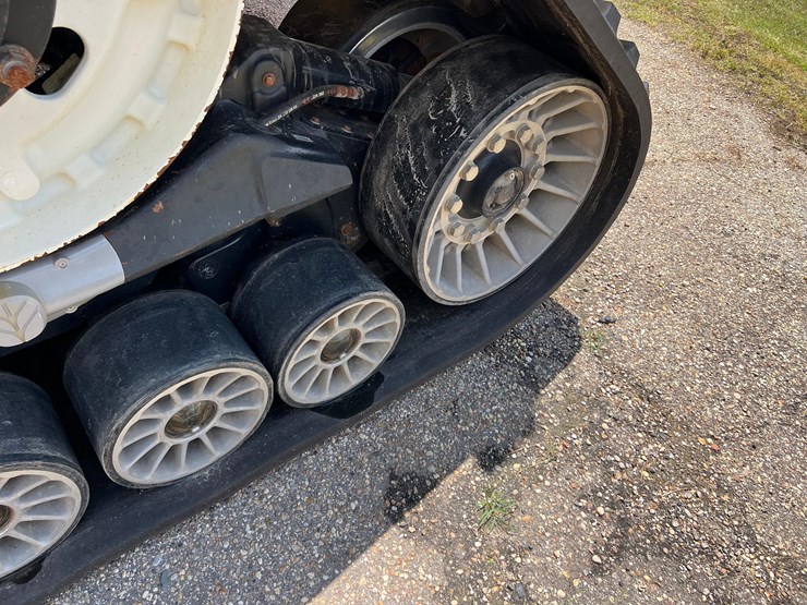 2023-new-holland-cr10.90-image-44