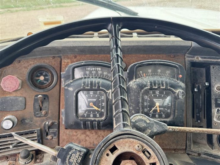 1985-ford-ltl9000-image-40