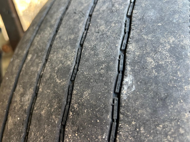 2006-freightliner-auger-truck-image-50