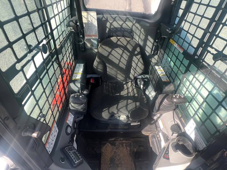 bobcat-t770-image-13