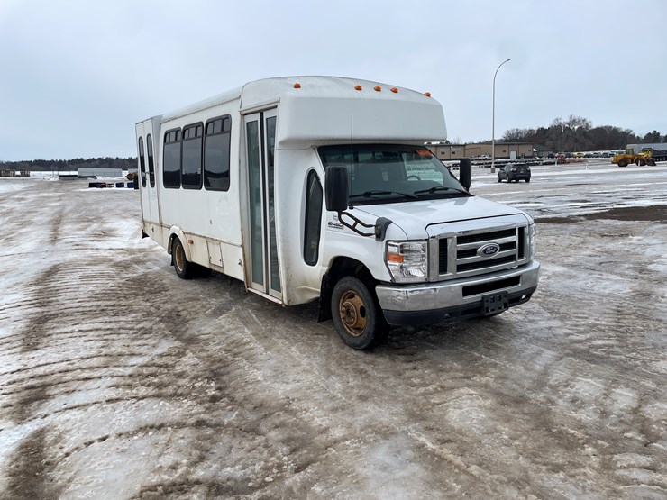 2014-ford-e450-image-7