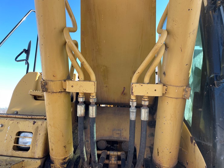 caterpillar-330c-image-42