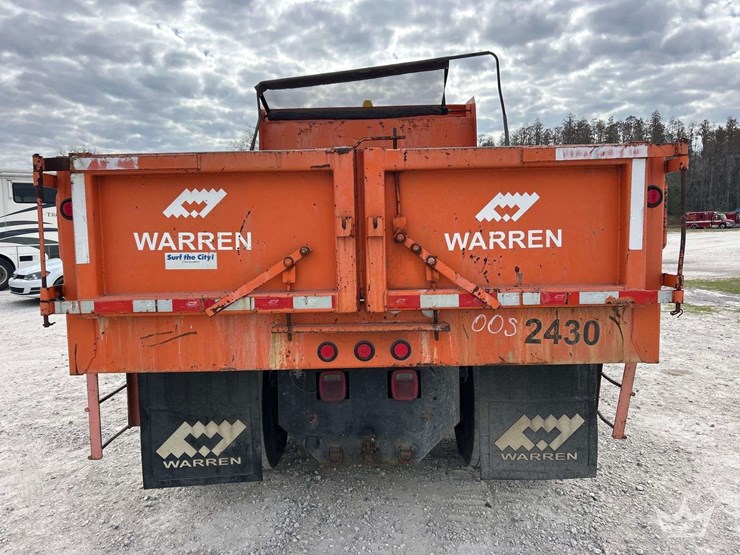 2015-freightliner-m2-106-image-55