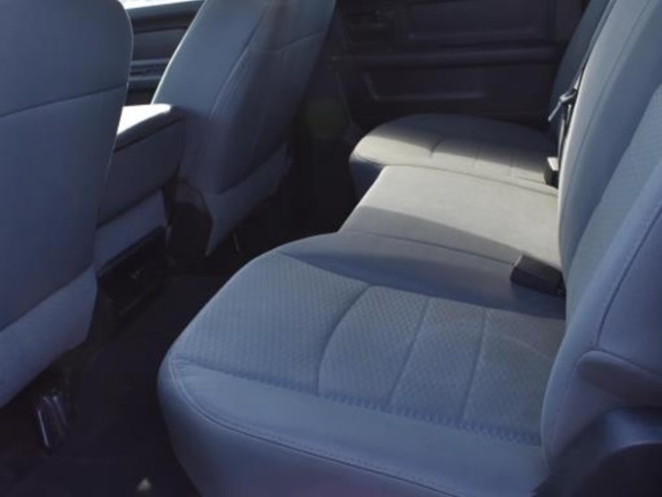 2014-dodge-1500-image-14