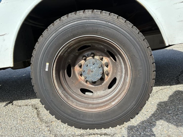 2011-ford-f550-image-5