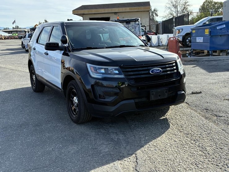 2018-ford-explorer-image-2
