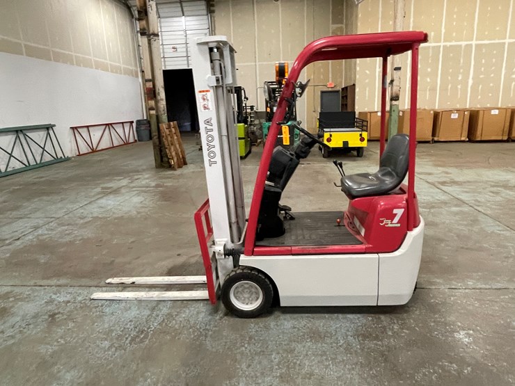 #185-•-toyota-7-runner-electric-forklift-image-8