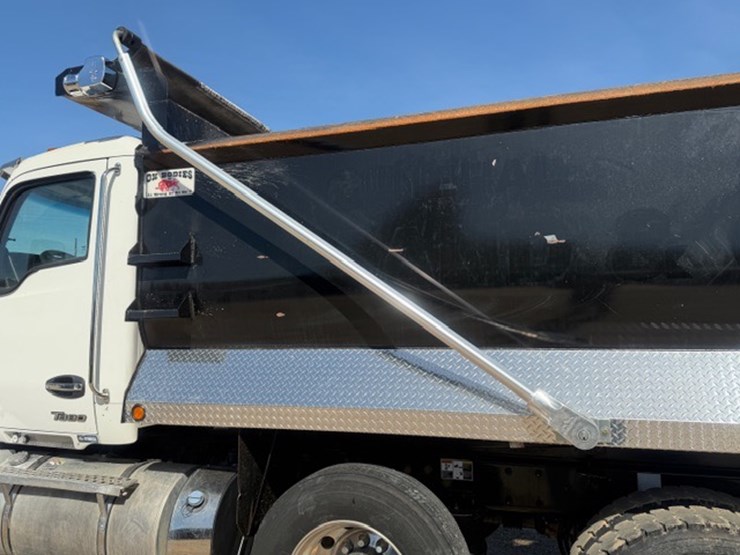 2024-kenworth-t880-image-14