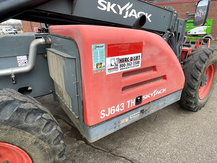 #133-•-2017-skyjack-sj643-telehandler-image-32