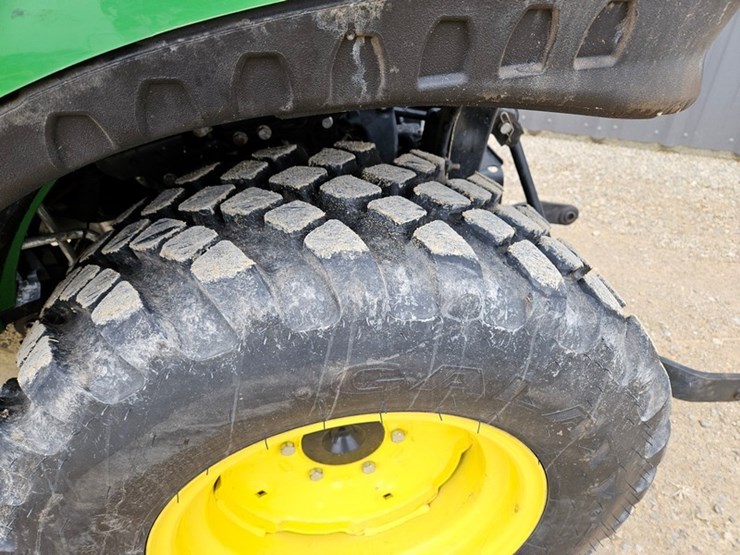 john-deere-1025r-image-17