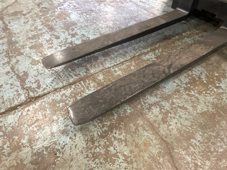 #175-•-2015-toyota-propane-forklift-image-10