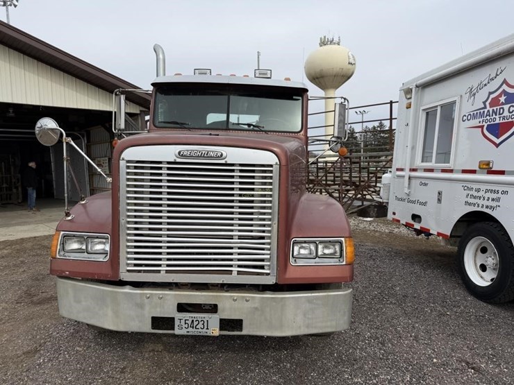 1999-freightliner-fld120-image-2