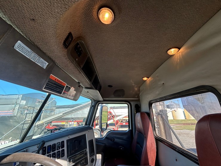 2012-mack-tender-truck-w/adams-rear-discharge-bed-auger-image-59