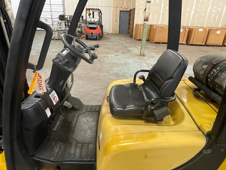 #176-•-2011-yale-propane-forklift-image-38