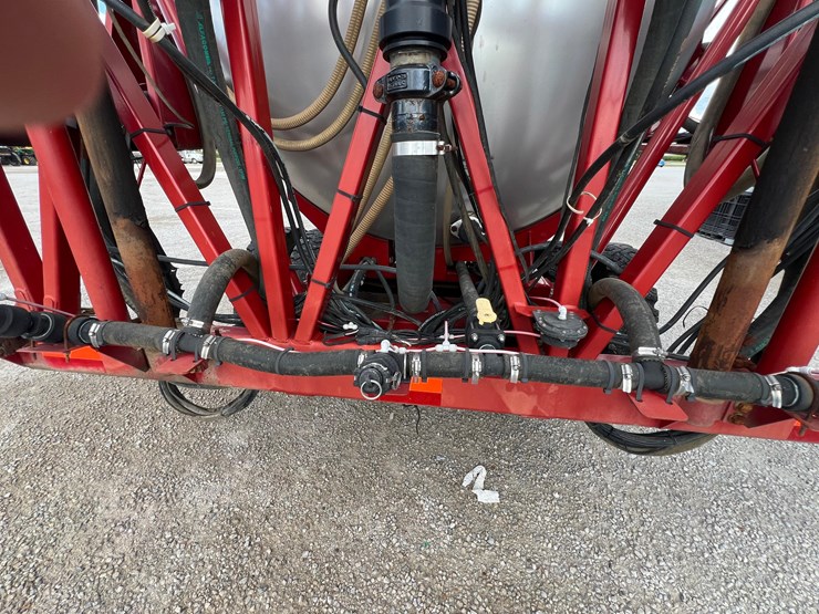 case-610-sprayer-system-2000-gallons-image-31