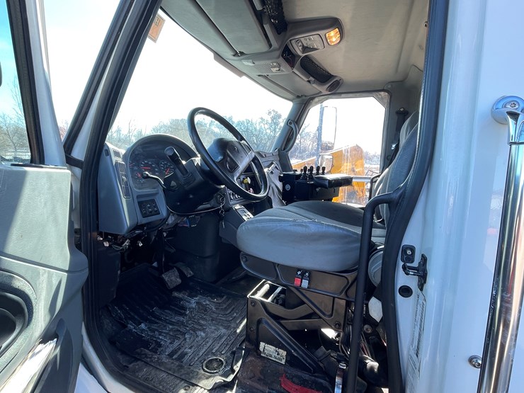 #1016-•-2007-international-plow-truck-(has-mn-title)-image-47