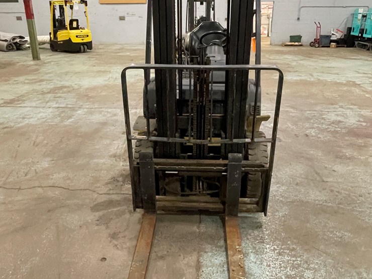 #168-•-2015-komatsu-25-propane-forklift-image-2