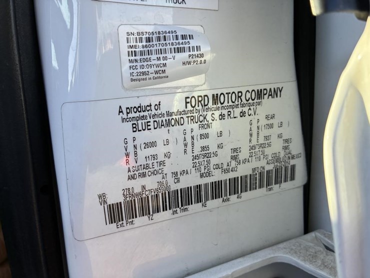 2015-ford-f650-image-25